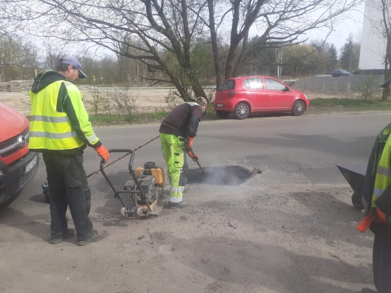 Łatanie dziur na Brygady Legionów i Stargardzkiej